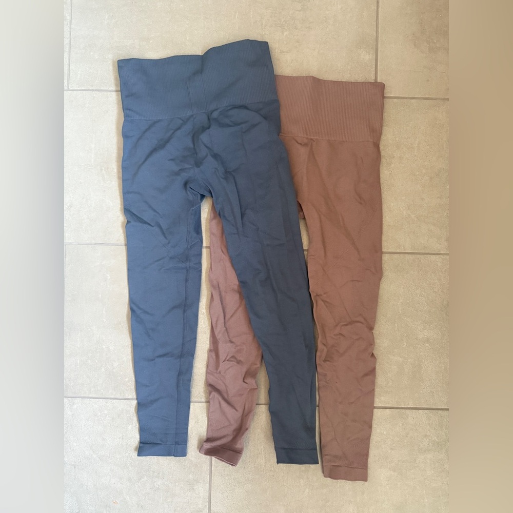 Like-new women’s workout leggings size small